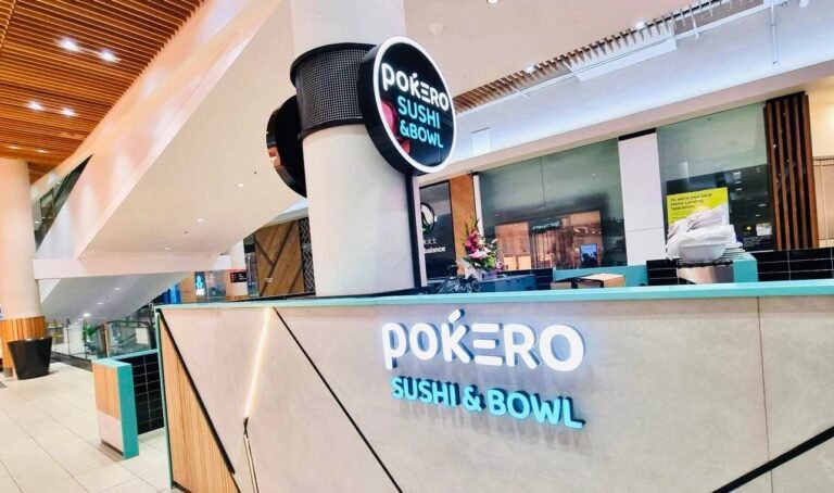 Pokero Sushi & Bowl kiosk with illuminated counter sign